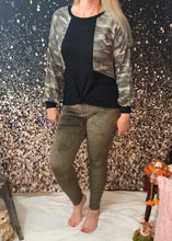 Load image into Gallery viewer, Olive Green Velvet Leggings With Elastic Waist
