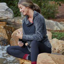 Load image into Gallery viewer, Black ⚫️ Quilted &amp; Fuzzy Pullover
