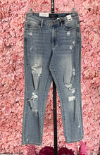 Load image into Gallery viewer, Judy Blue Light Wash Distressed Boyfriend Jeans - Size 5
