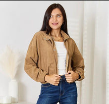 Load image into Gallery viewer, Textured Tan 🟤 Jacket With Button Snaps
