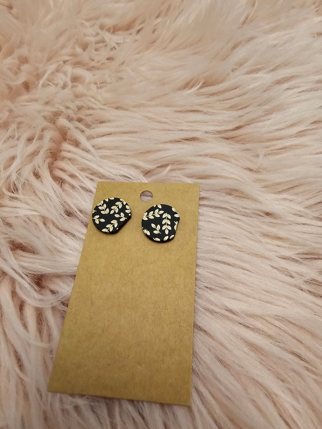 Black ⚫️ Circle With Beige Leaves 🍂 Studs