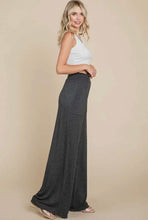 Load image into Gallery viewer, Charcoal Smocking Waist With Pockets Pants
