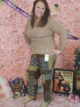 Load image into Gallery viewer, Ribbed Tan 🟤 Shirt With Tie Sides
