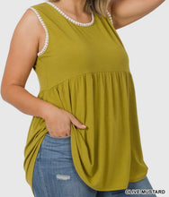 Load image into Gallery viewer, Bright Green Loose Fitting Tank With White Detail Around Neck &amp; Arms
