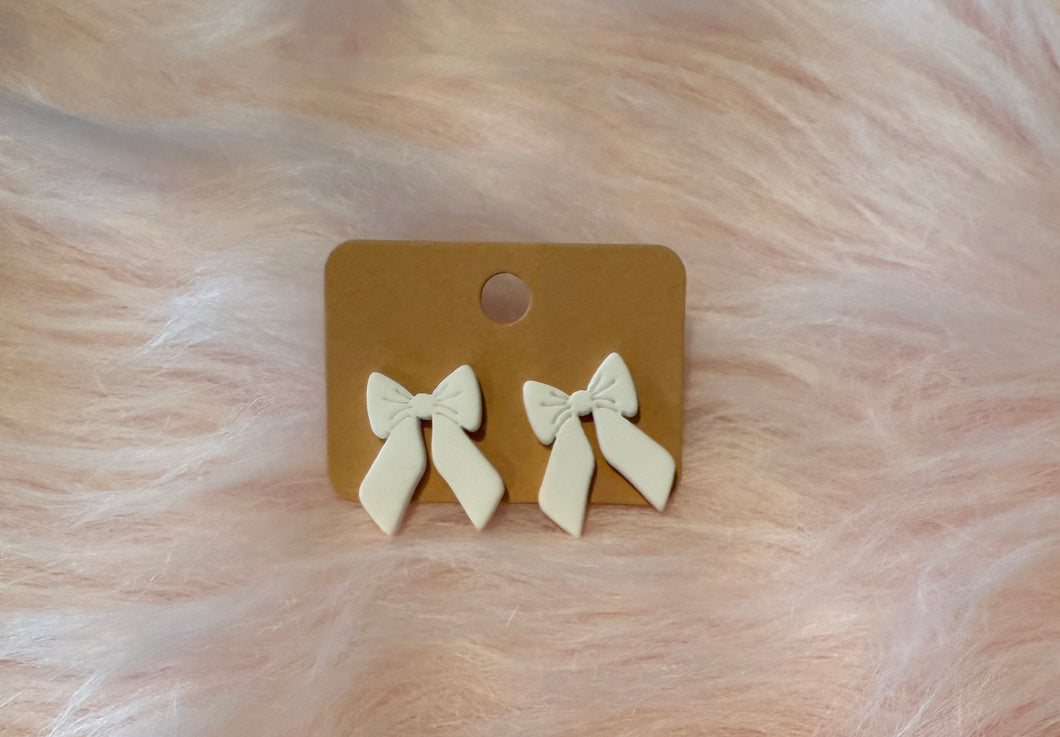 Big White ⚪️ Studded Bow 🎀 Earrings