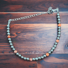 Load image into Gallery viewer, Fashion Pearl Bracelet With a bit of Orange
